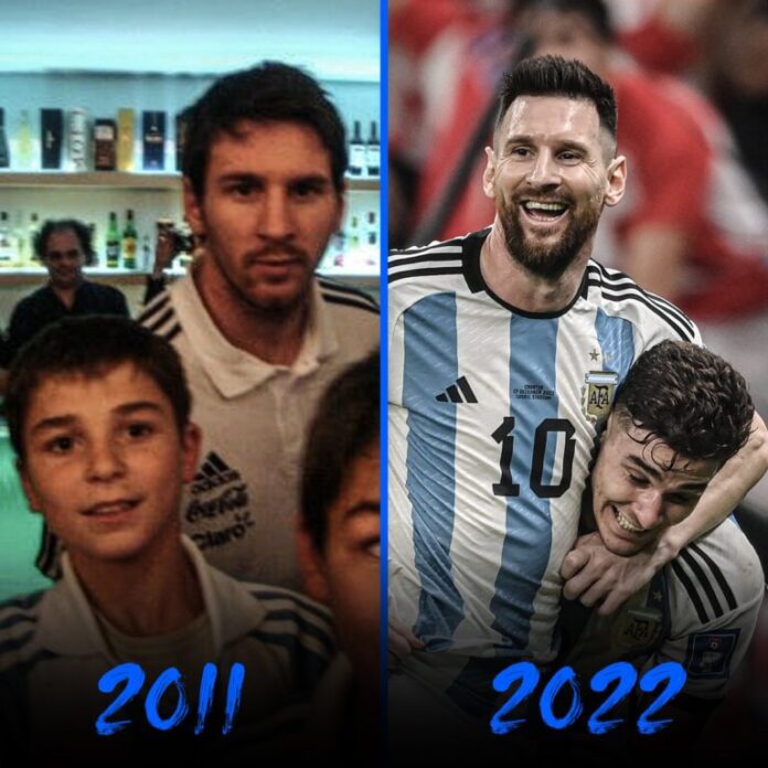 Bức ảnh nổi tiếng của Messi và Alvarez