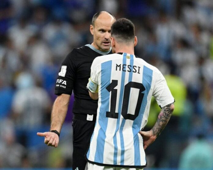 Lehoz bị loại sau chỉ trích của Messi ở World Cup 2022